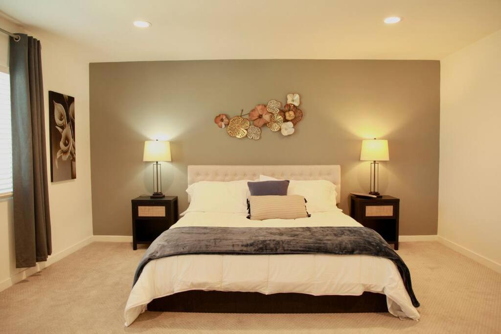 Vineyard Poolside Retreat Villa Winchester Exterior photo